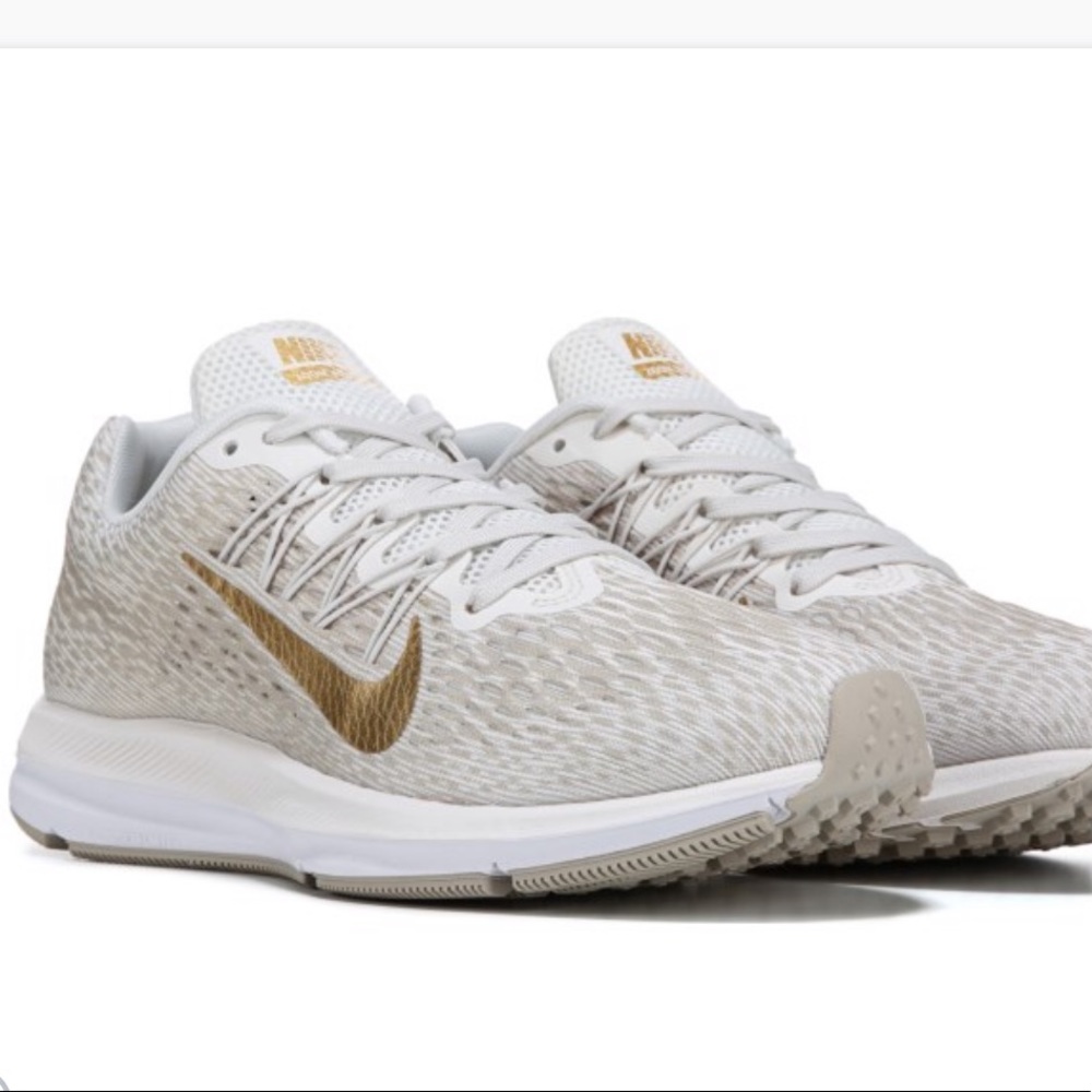 NEVER WORN Nike zoom winflo 5 woman’s 8